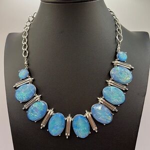 Blue Oval Foil Necklace 18” Stunning Necklace Excellent Condition